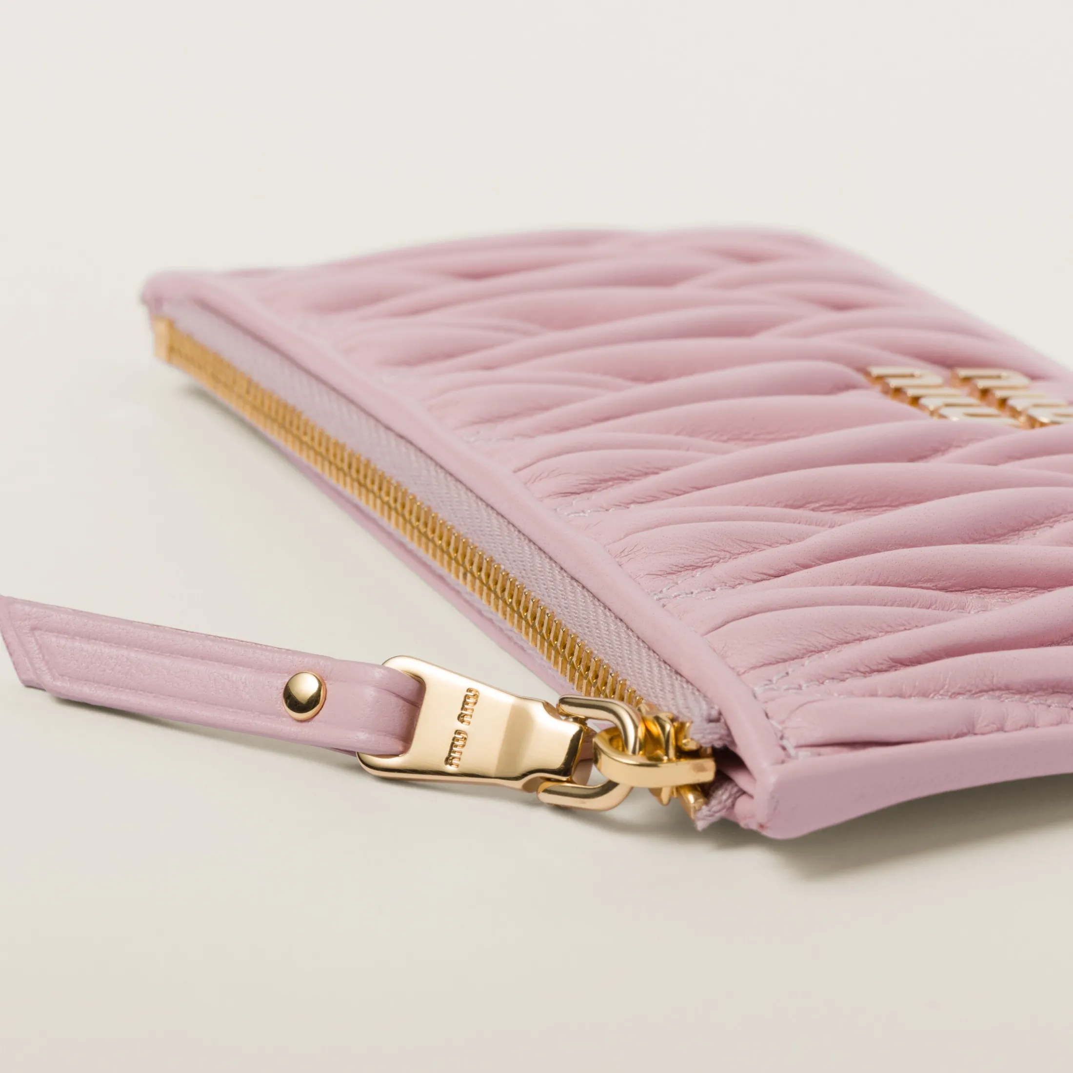 Alabaster Pink Matelassé Nappa Leather Envelope Wallet | Miu Miu