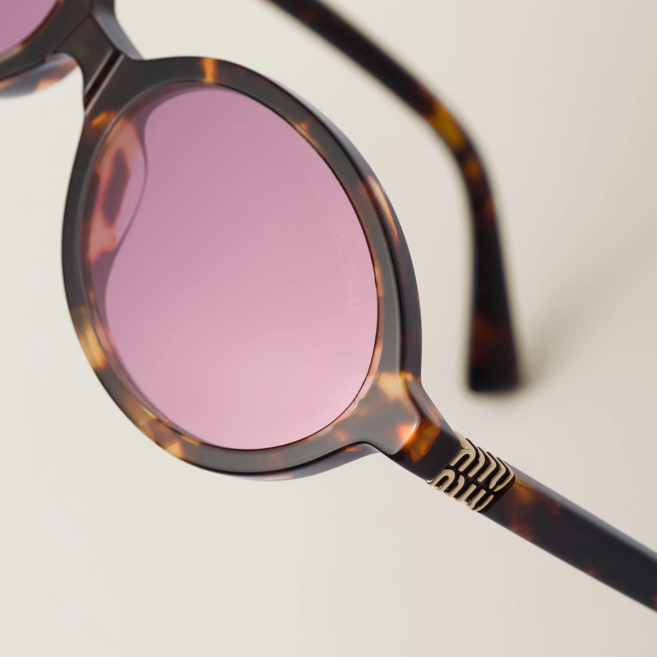 Amaranth Lenses Miu Regard Sunglasses | Miu Miu